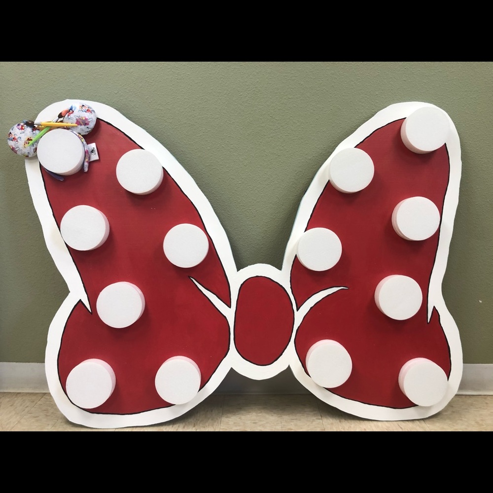 Disney like Minnie Mouse Bow headband wall display